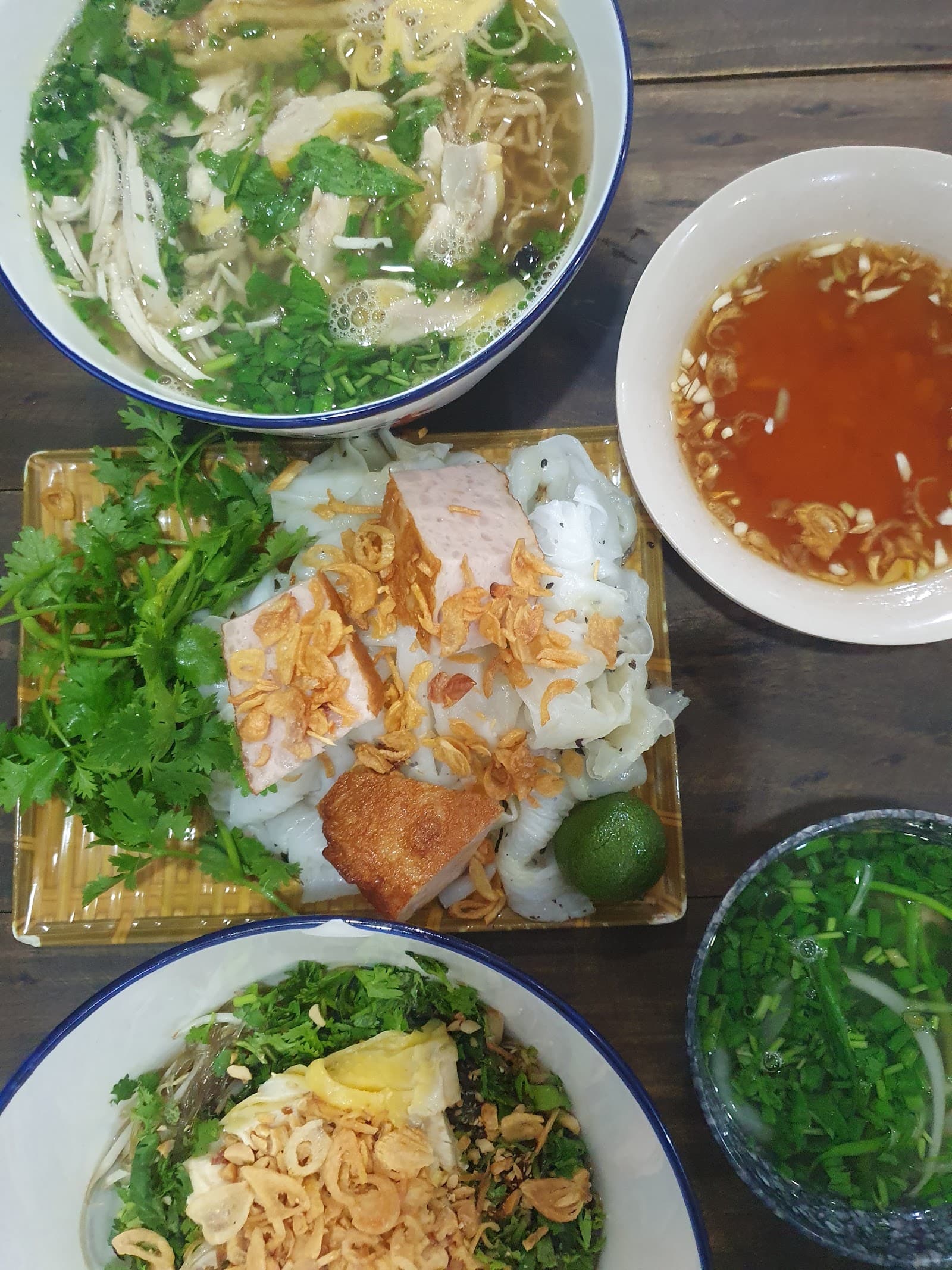 Thanh Tri Steamed Rolls — photo 1