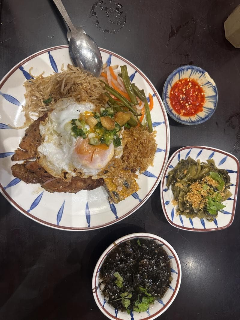Cơm Tấm Dì Út — photo 4