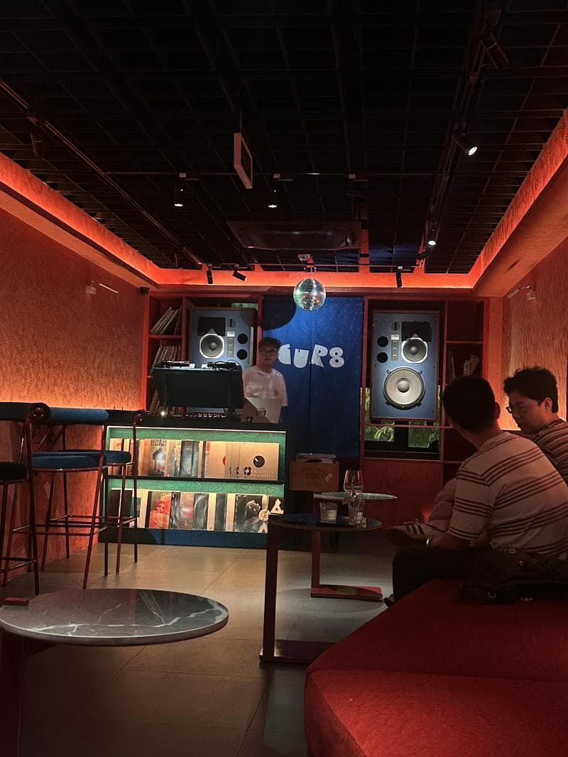 CUR8 Saigon Music Cafe Bar — photo 5
