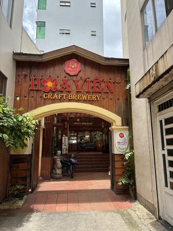 Hoa Viên Craft Brewery — photo 3