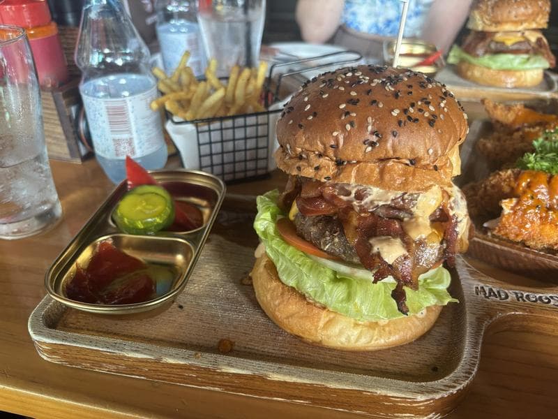 MAD ROOSTA | Burgers & Grill — photo 4