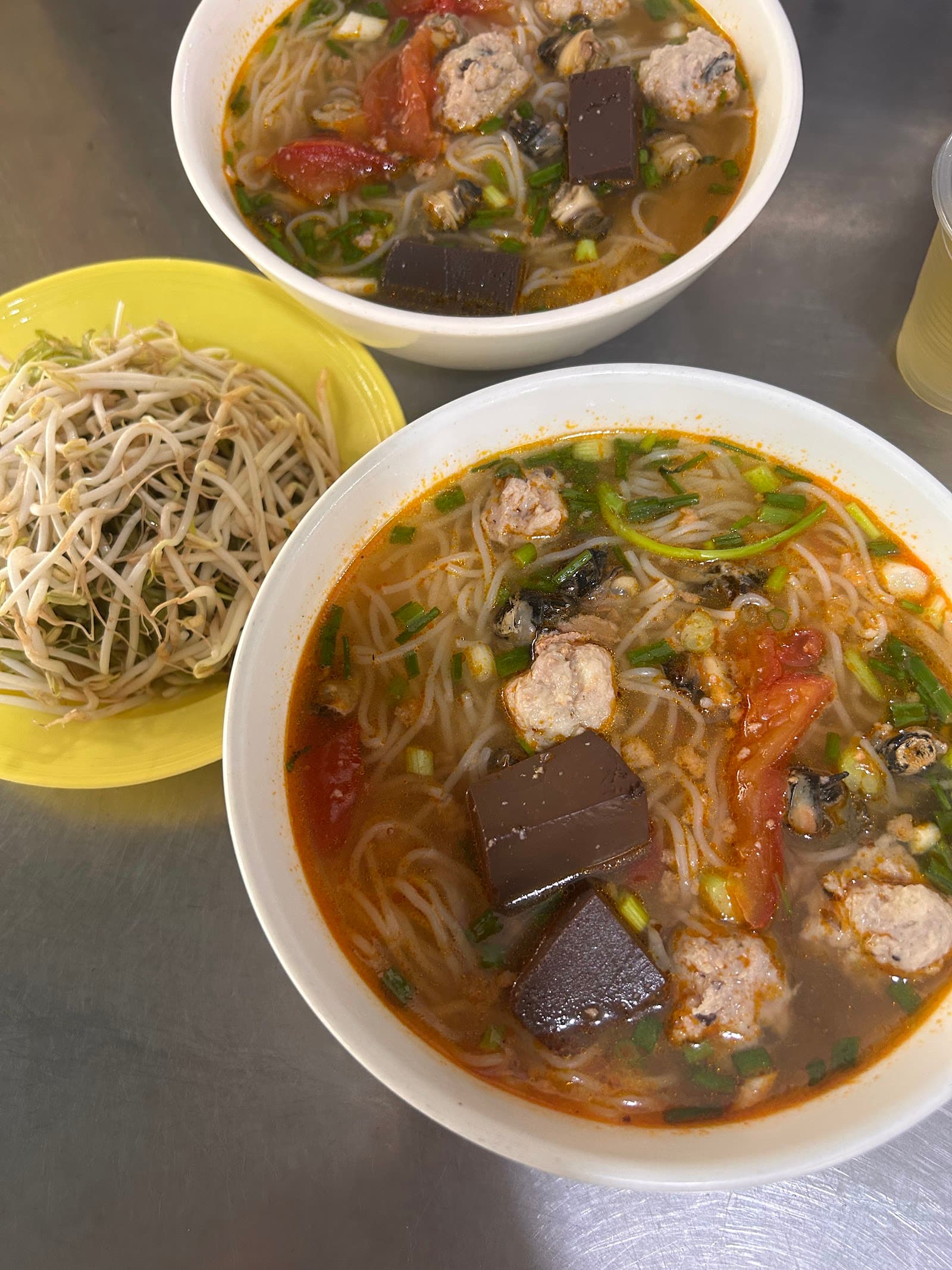 Nguyen Gia Thieu Bun Rieu