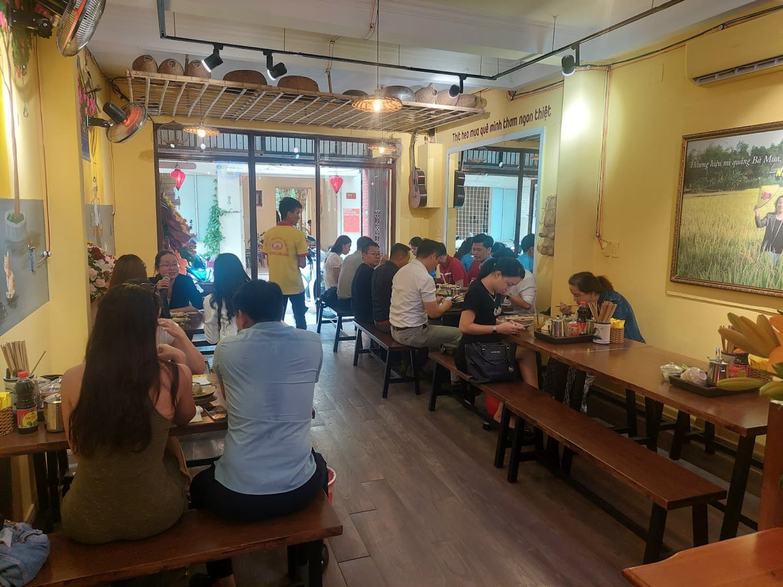 Mỳ Quảng Bà Mua — Chi Nhánh Quận 1 — photo 1