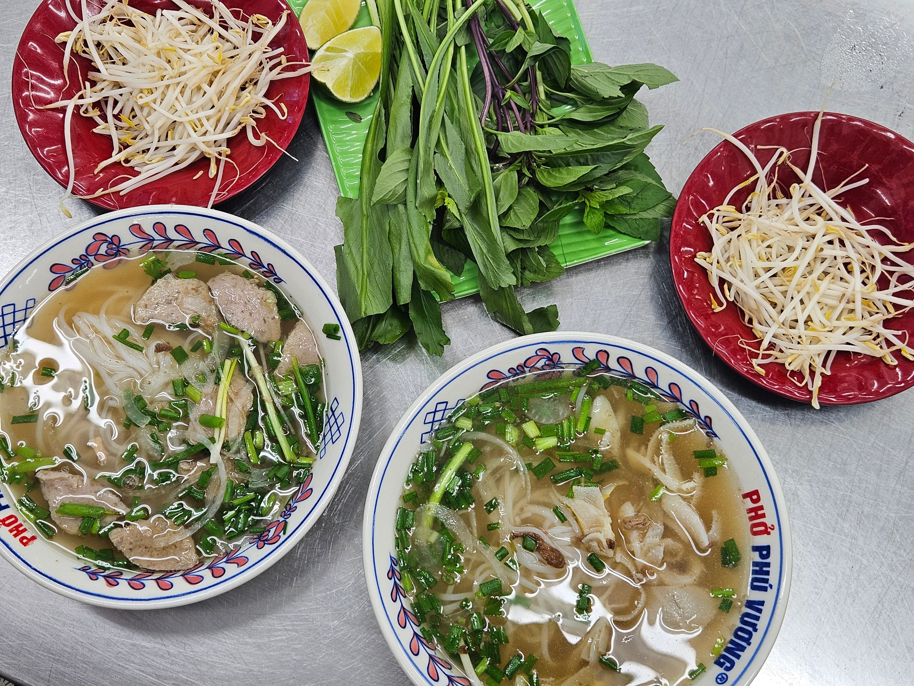 Phở Phú Vương — photo 2