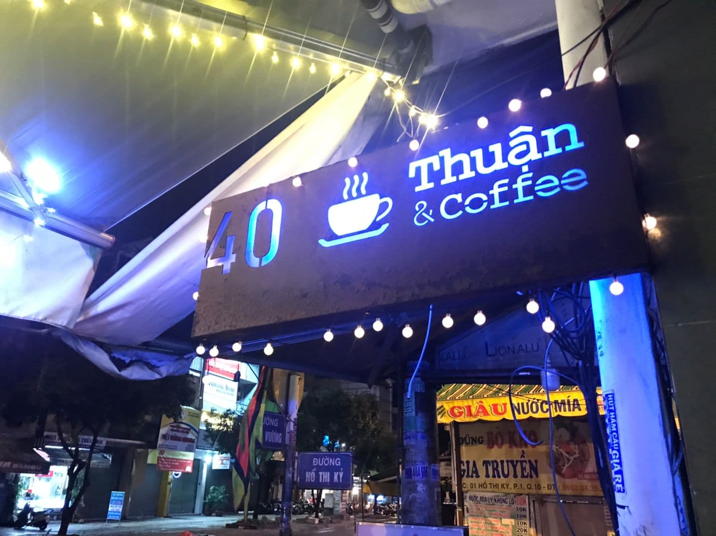 Thuận & Coffee — Cafe Vợt — photo 1