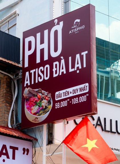 The PHỞ ATISO ĐÀ LẠT signboard — 59,000–109,000đ