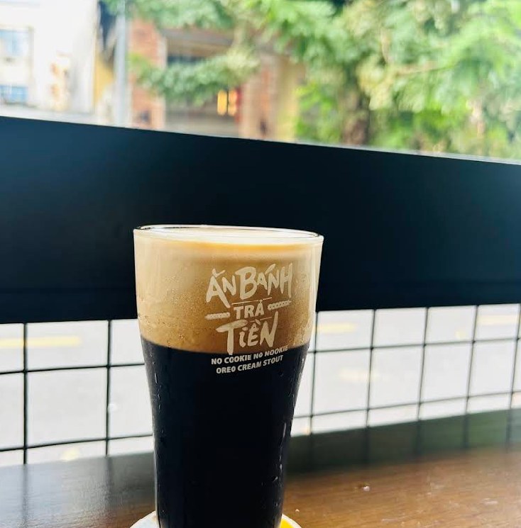 A BiaCraft Oreo cream stout with a thick foam head