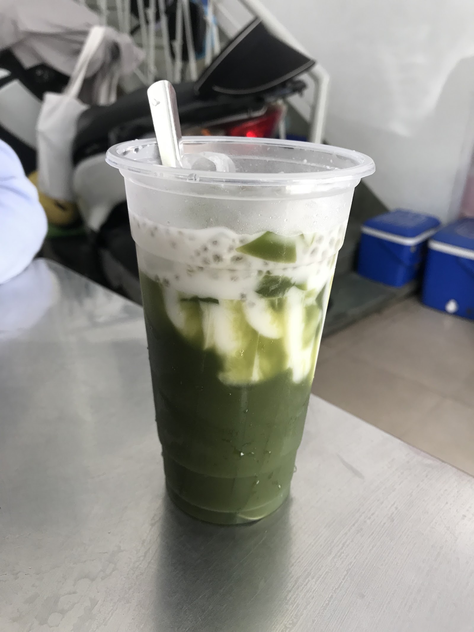 꼬 중 반다꾸어 (사진 촬영 대기 중)