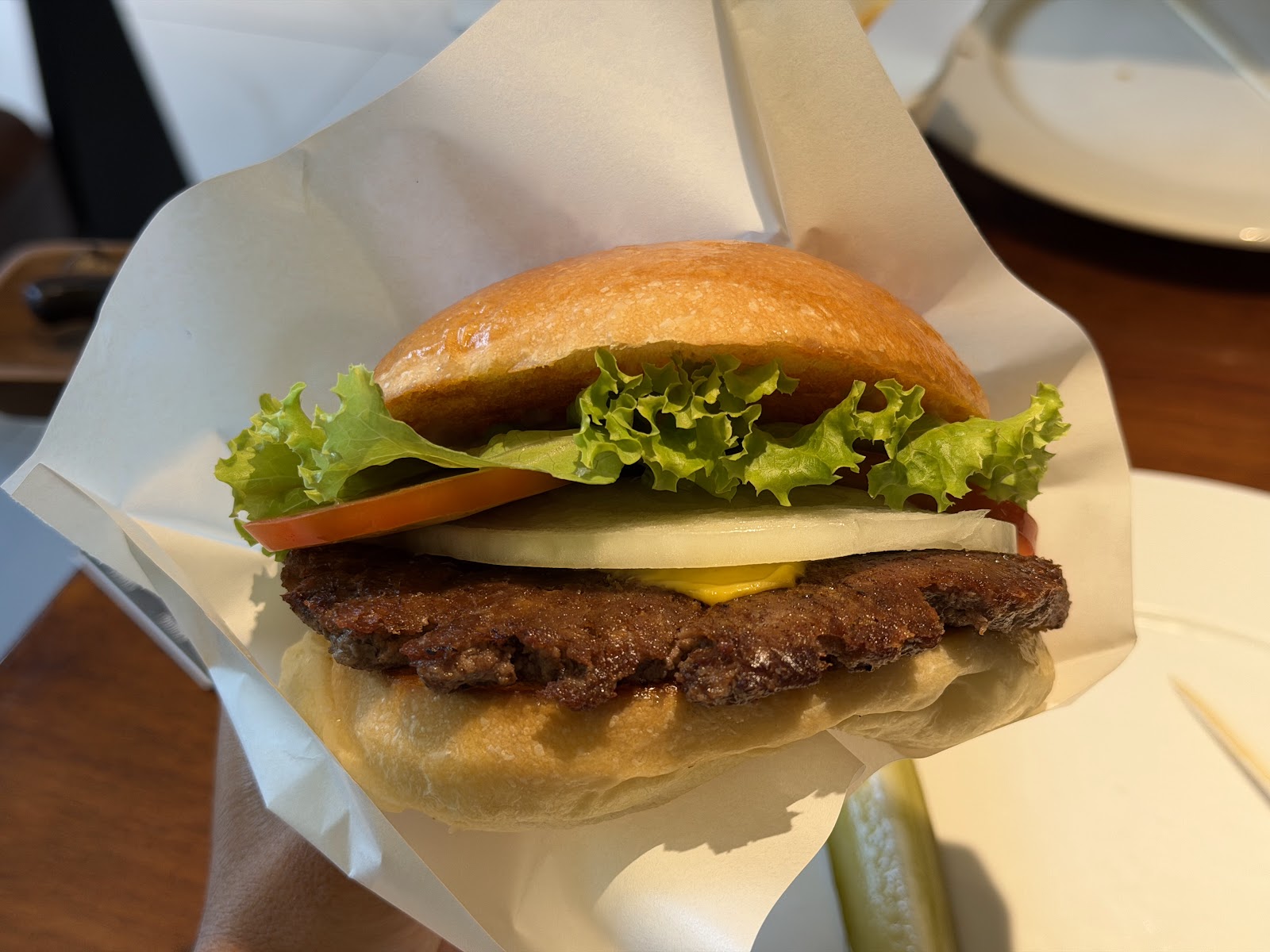 치즈가 녹은 Burger Joint 버거