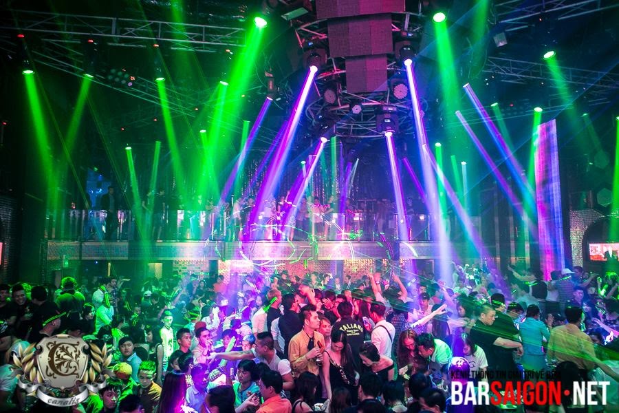 댄스플로어에서 본 Canalis Club 룸