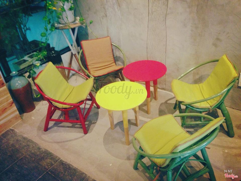 The colorful low-chair corner: yellow, red, green