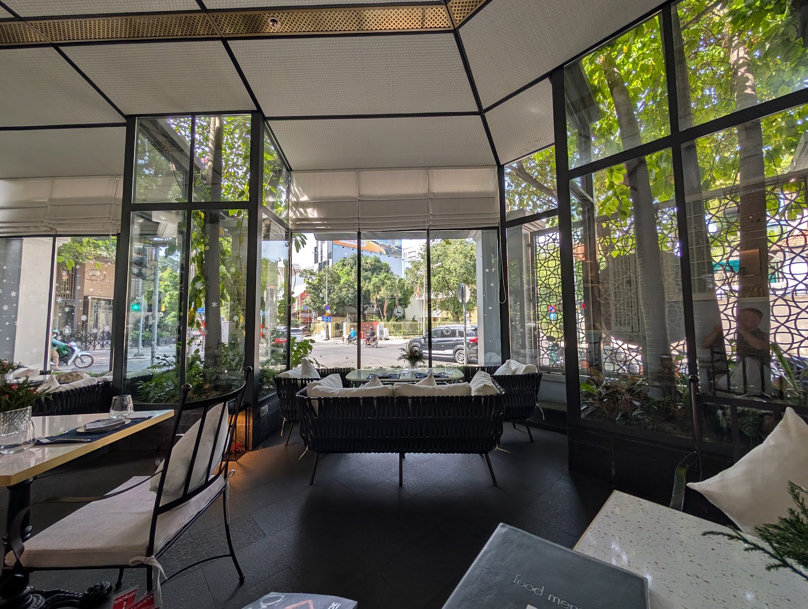 The daytime conservatory facing Phung Khac Khoan street