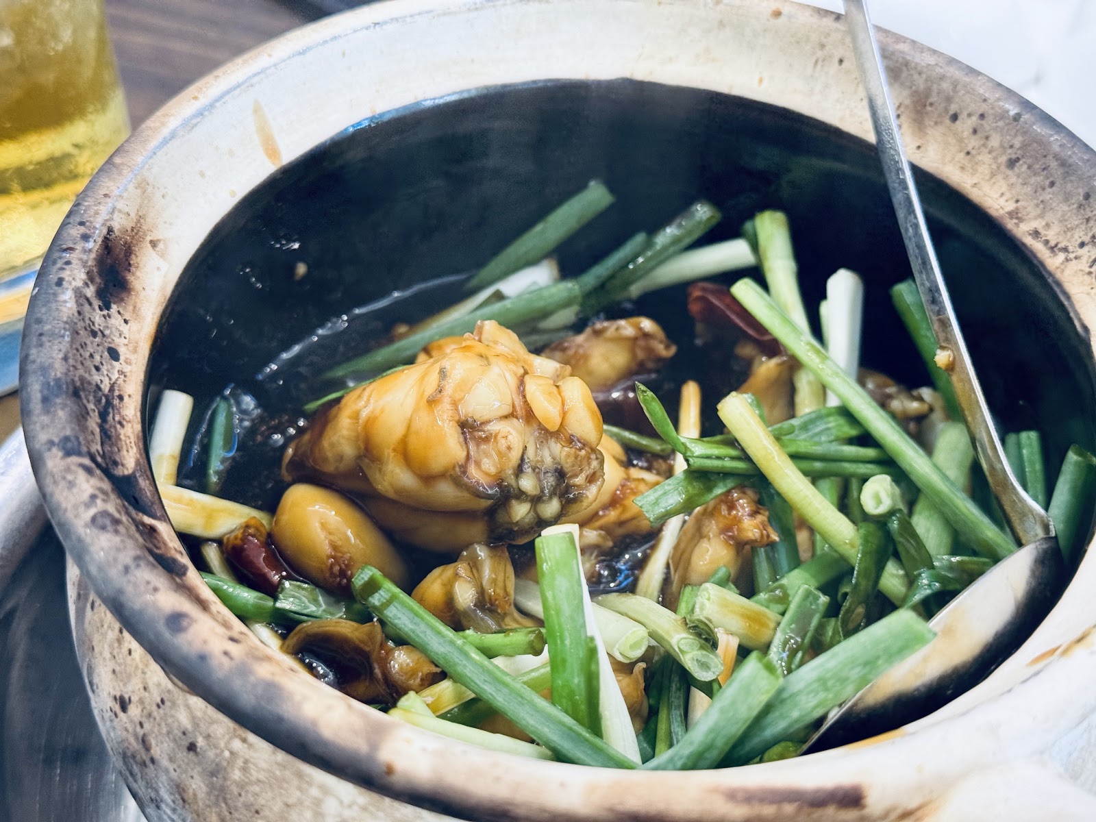 Claypot frog with scallions