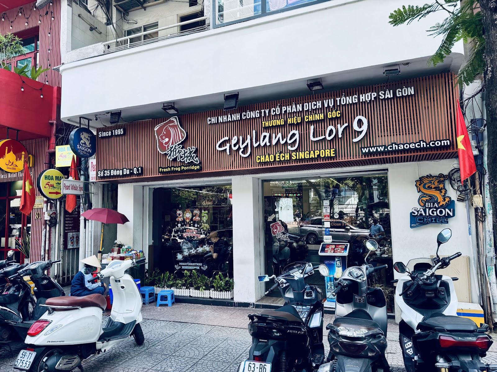 The Geylang Lor 9 sign — 35 Đồng Du