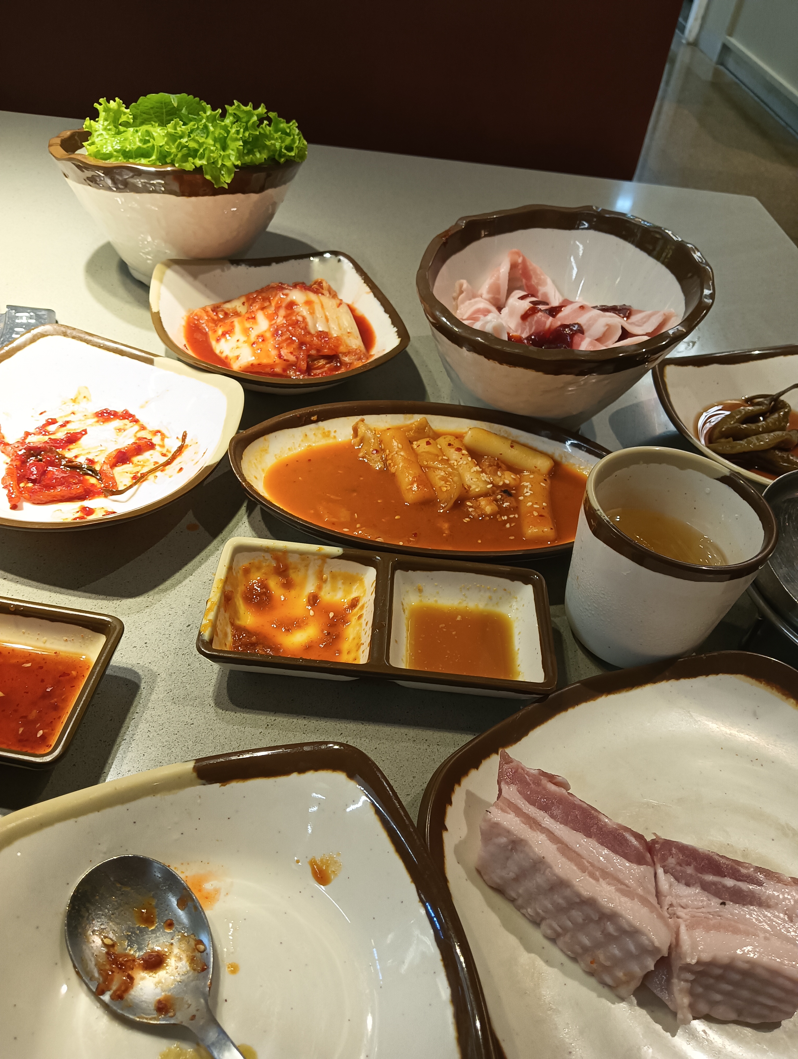 GoGi House Vincom Đồng Khởi — 생삼겹살과 반찬 한상 (Jasmine Hathaway, 08/2026)