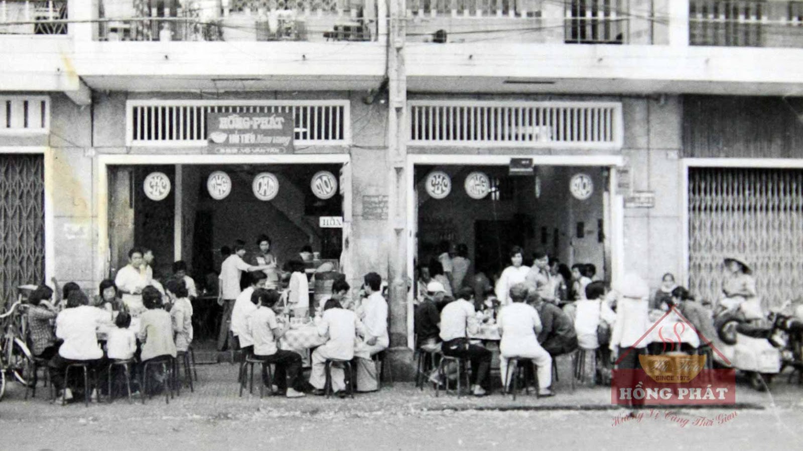 Cửa tiệm những năm đầu