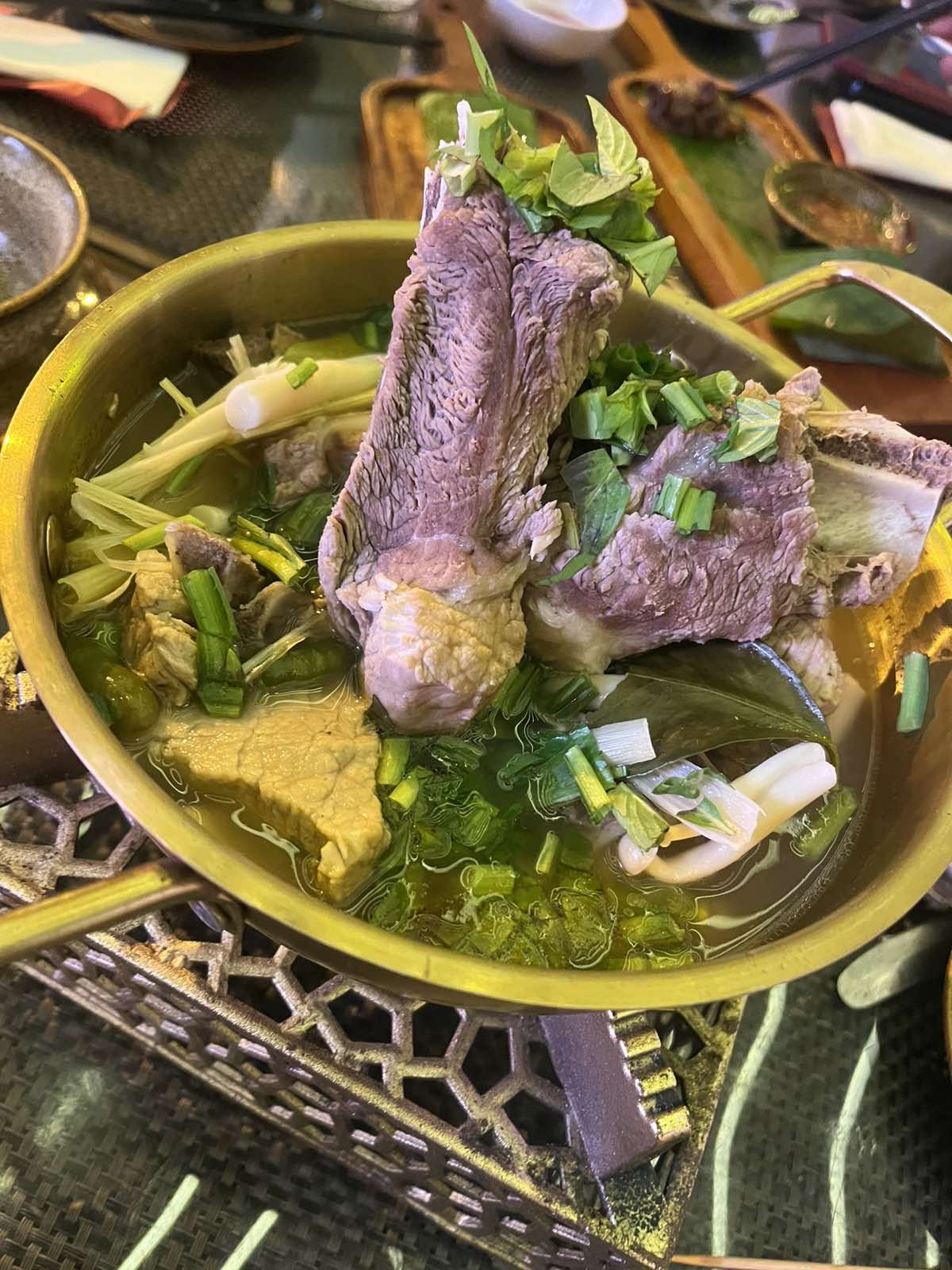 Canh sườn heo cay