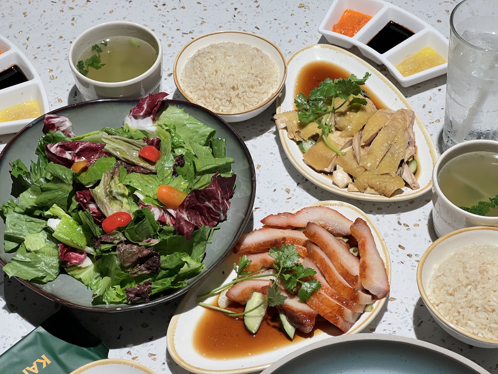 Mâm cơm gà Hải Nam