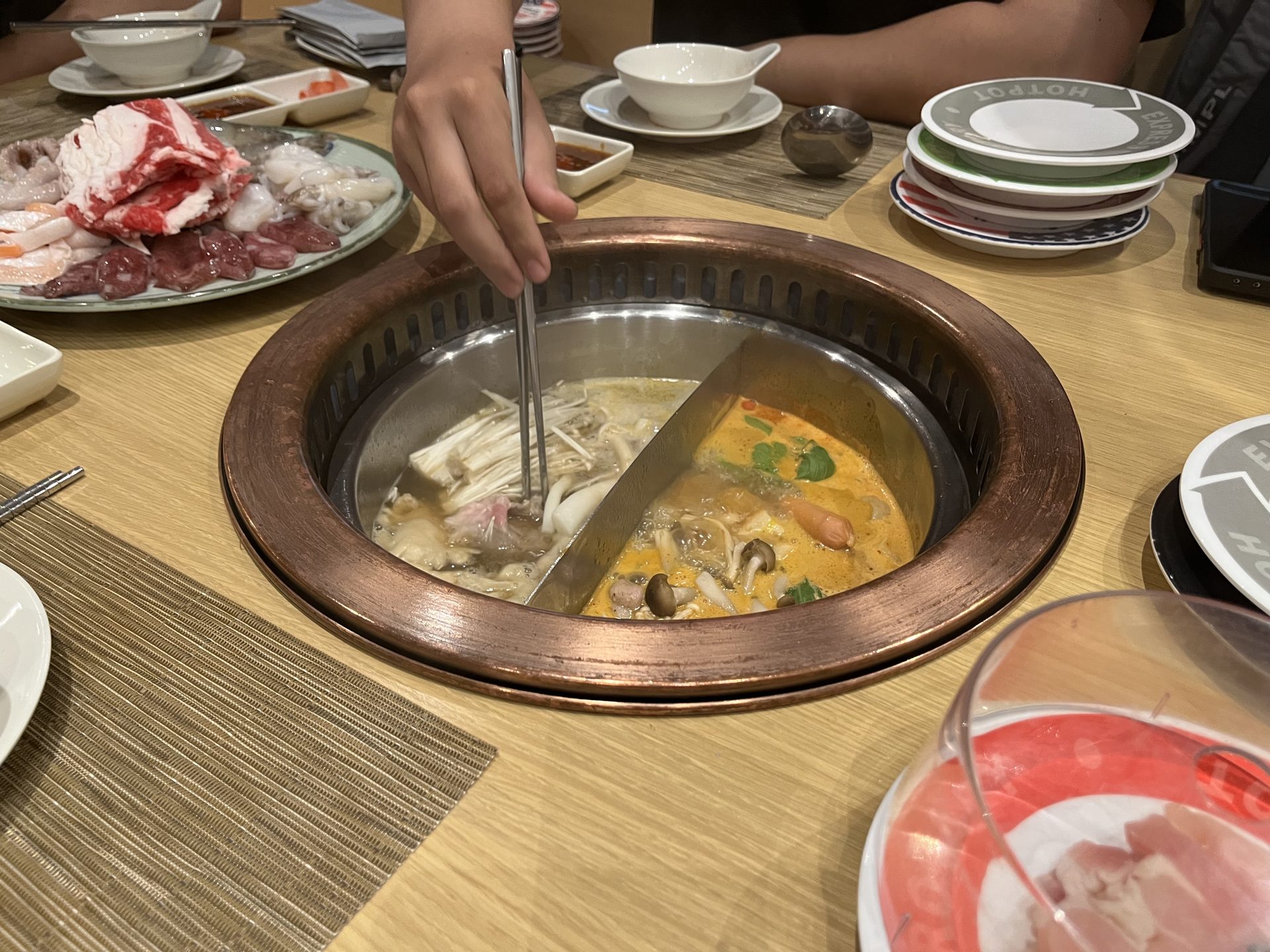 기치기치, 까오탕 84