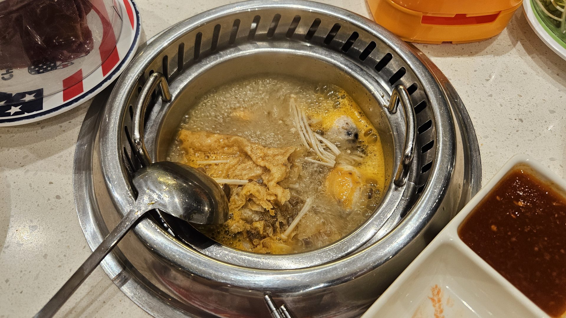 Kichi Kichi, 84 Cao Thắng