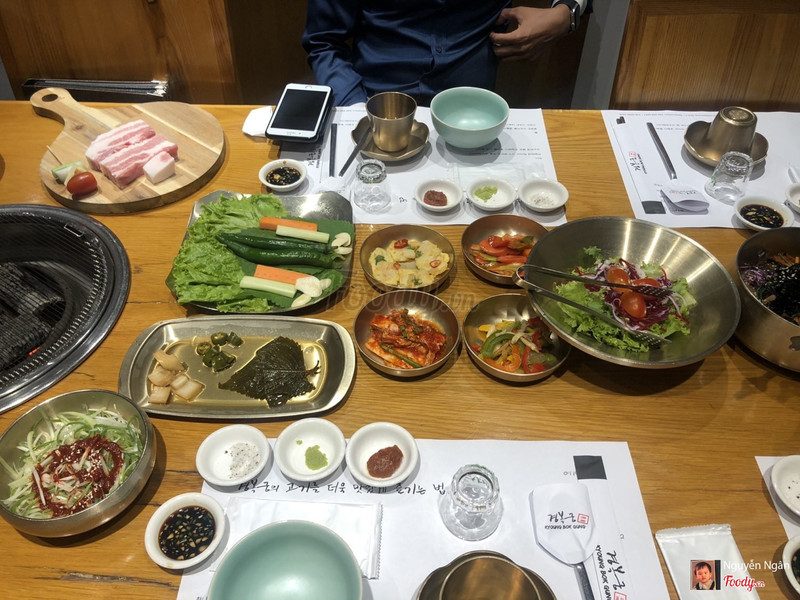 경복궁의 풀 상차림