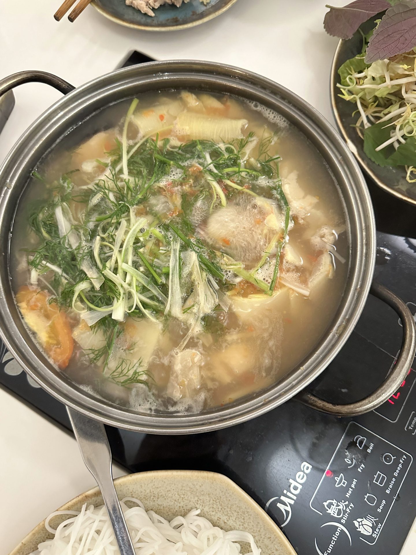 Lẩu Dấm Bỗng — nồi lẩu giấm bỗng