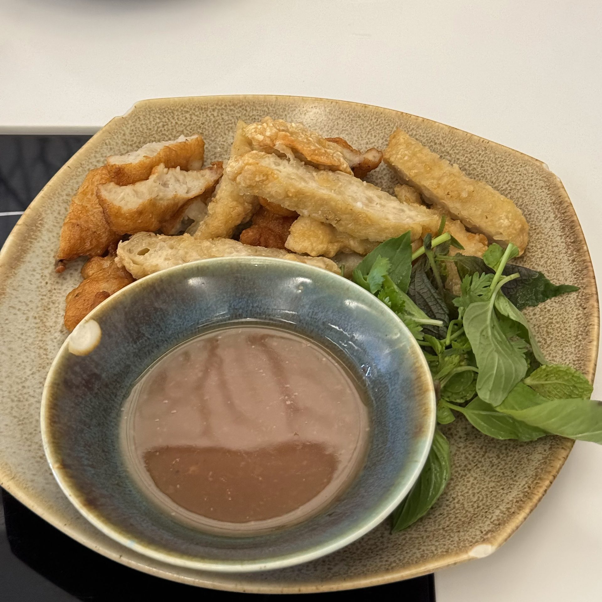 Lẩu Dấm Bỗng — không gian quán