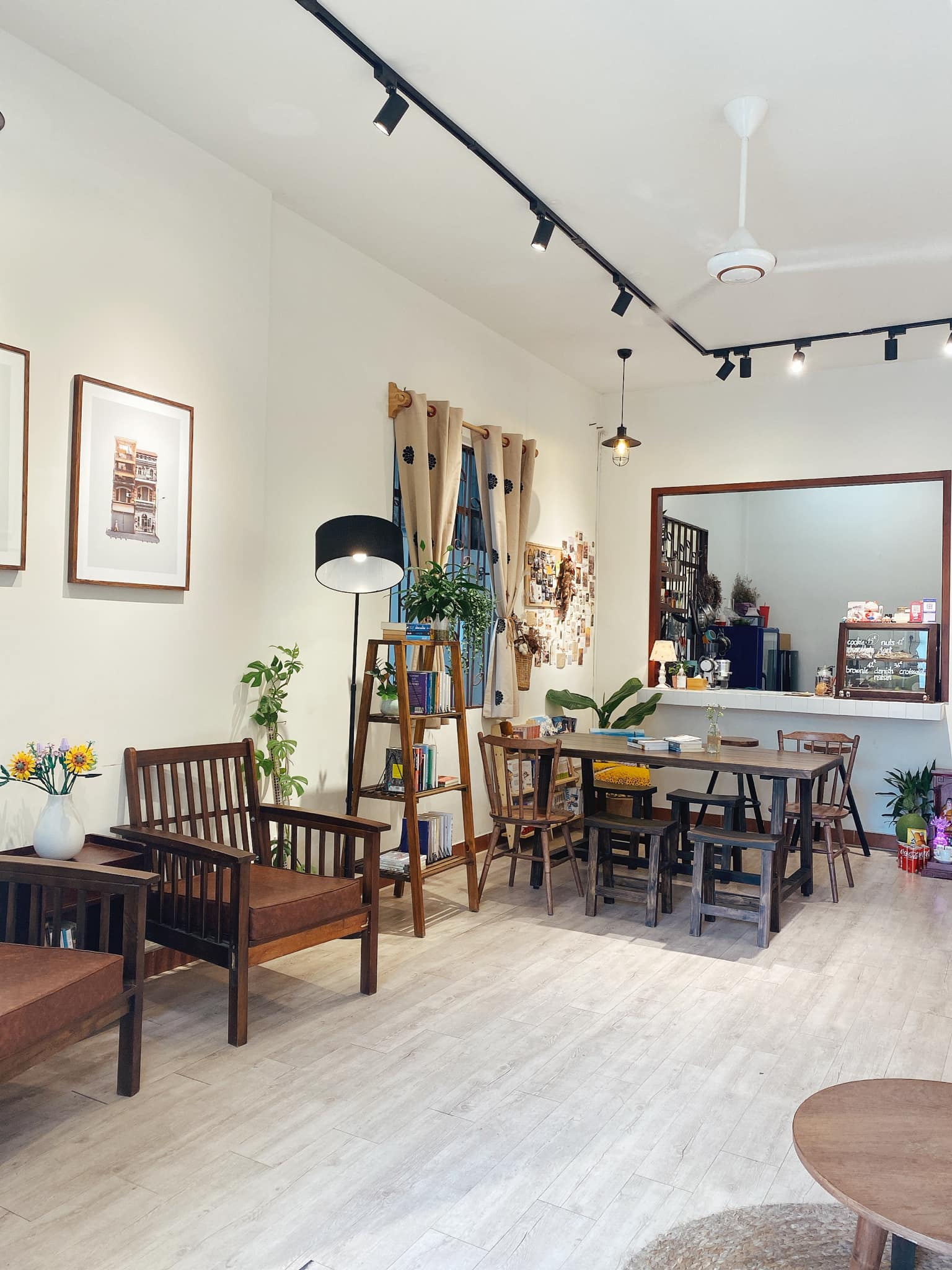 The café interior and the open bar