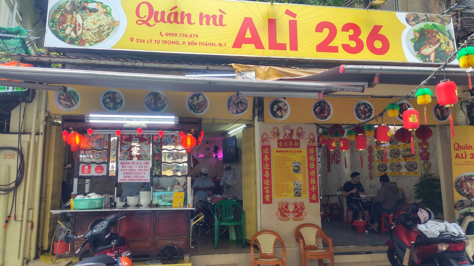 Mặt tiền quán Mì A Lì 236 trên đường Lý Tự Trọng