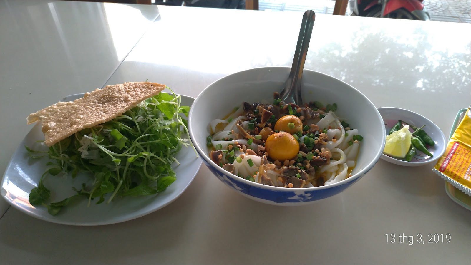 Cơm gà ta xé trộn Hội An Ăn Là Ghiền (đang chờ đợt chụp ảnh)