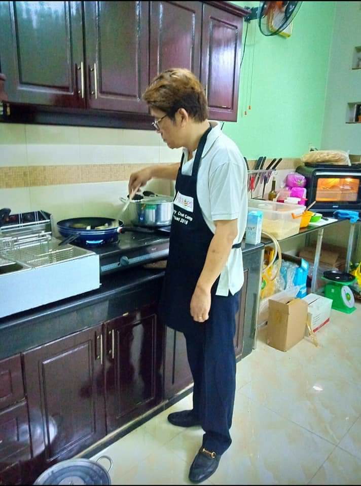 주방에서 요리하는 아 호아이