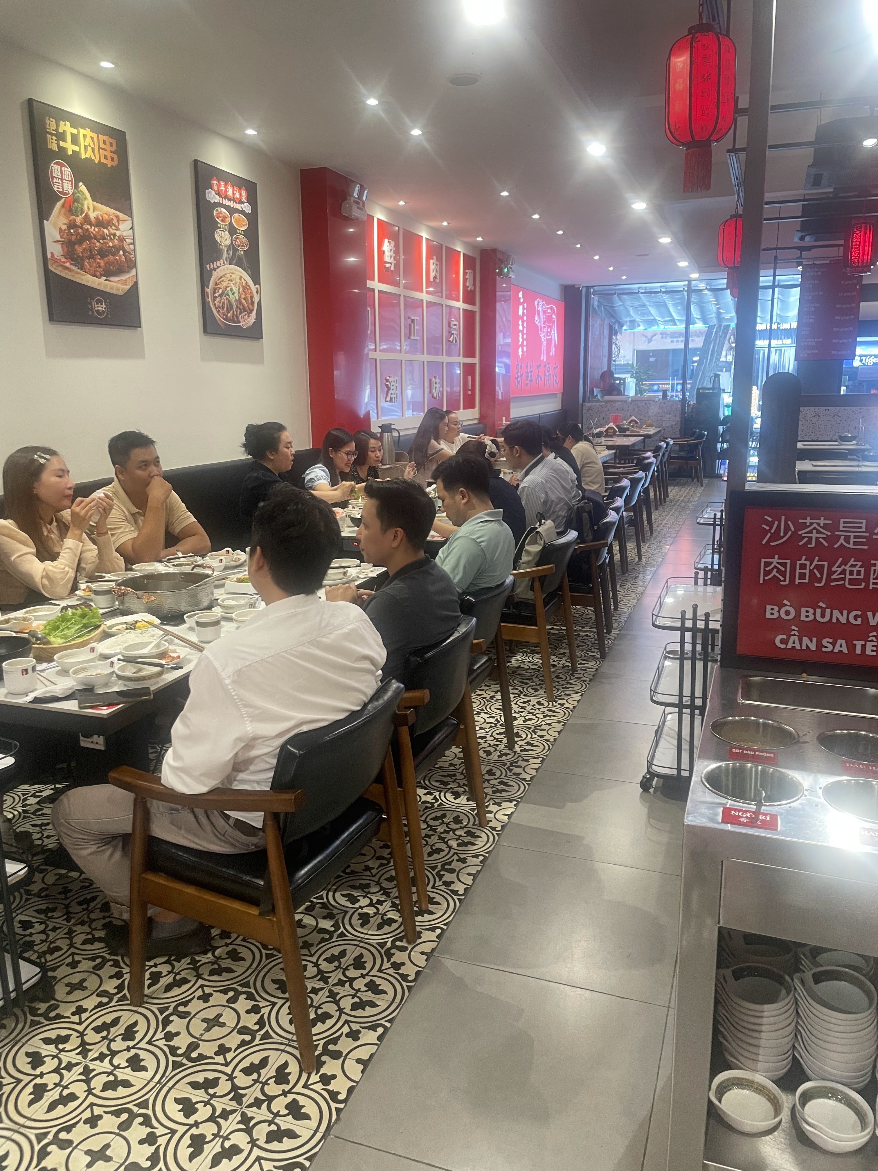 Dining room with red lanterns