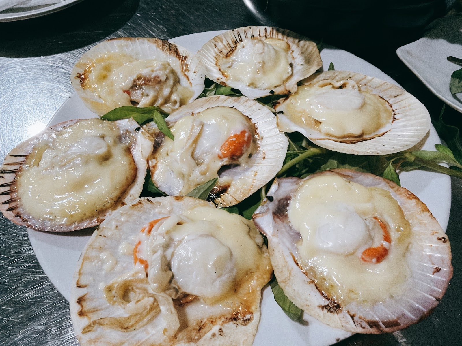 Cheese-baked scallops at Oc Nga 111