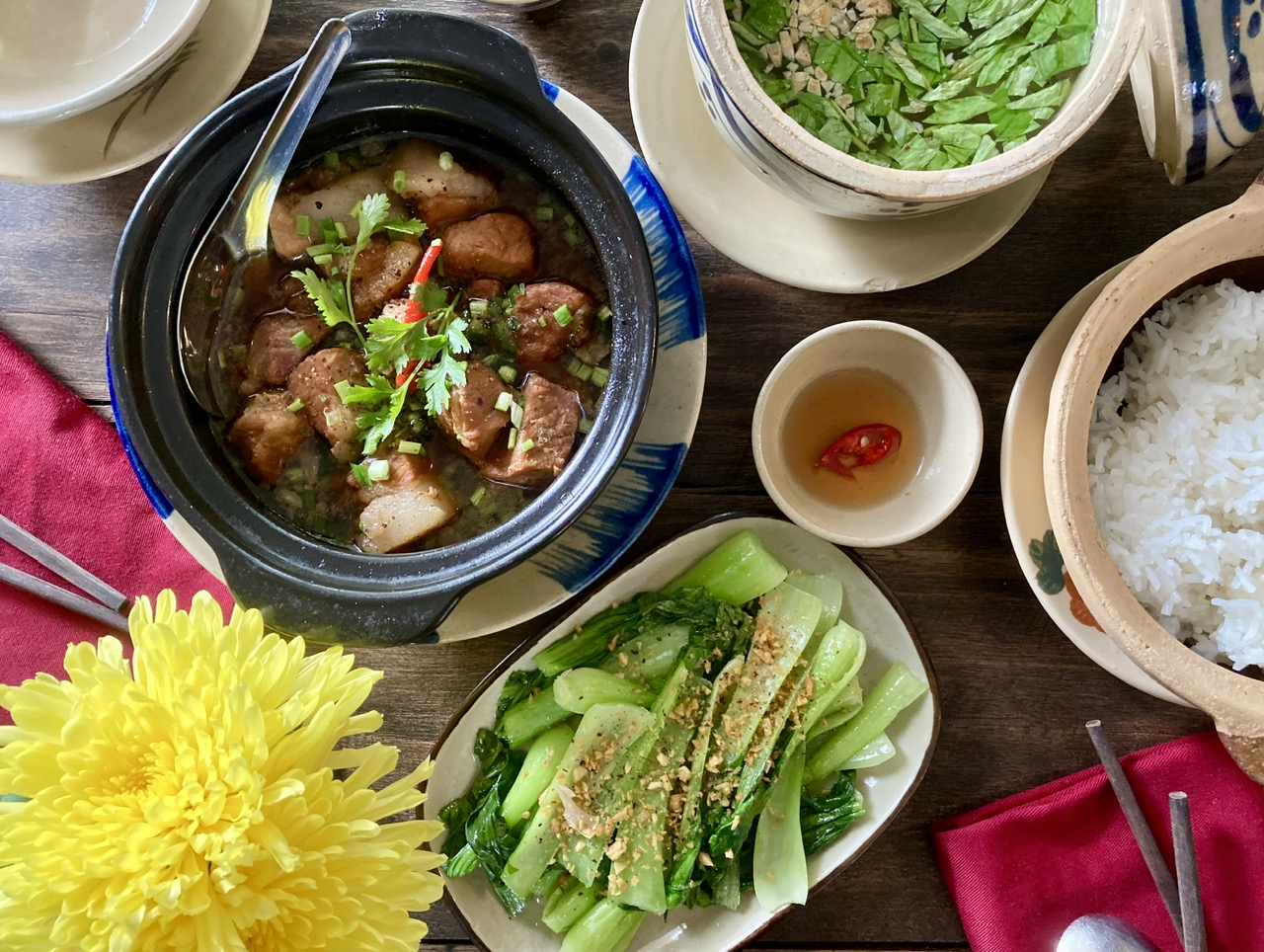 Trà và sách du lịch
