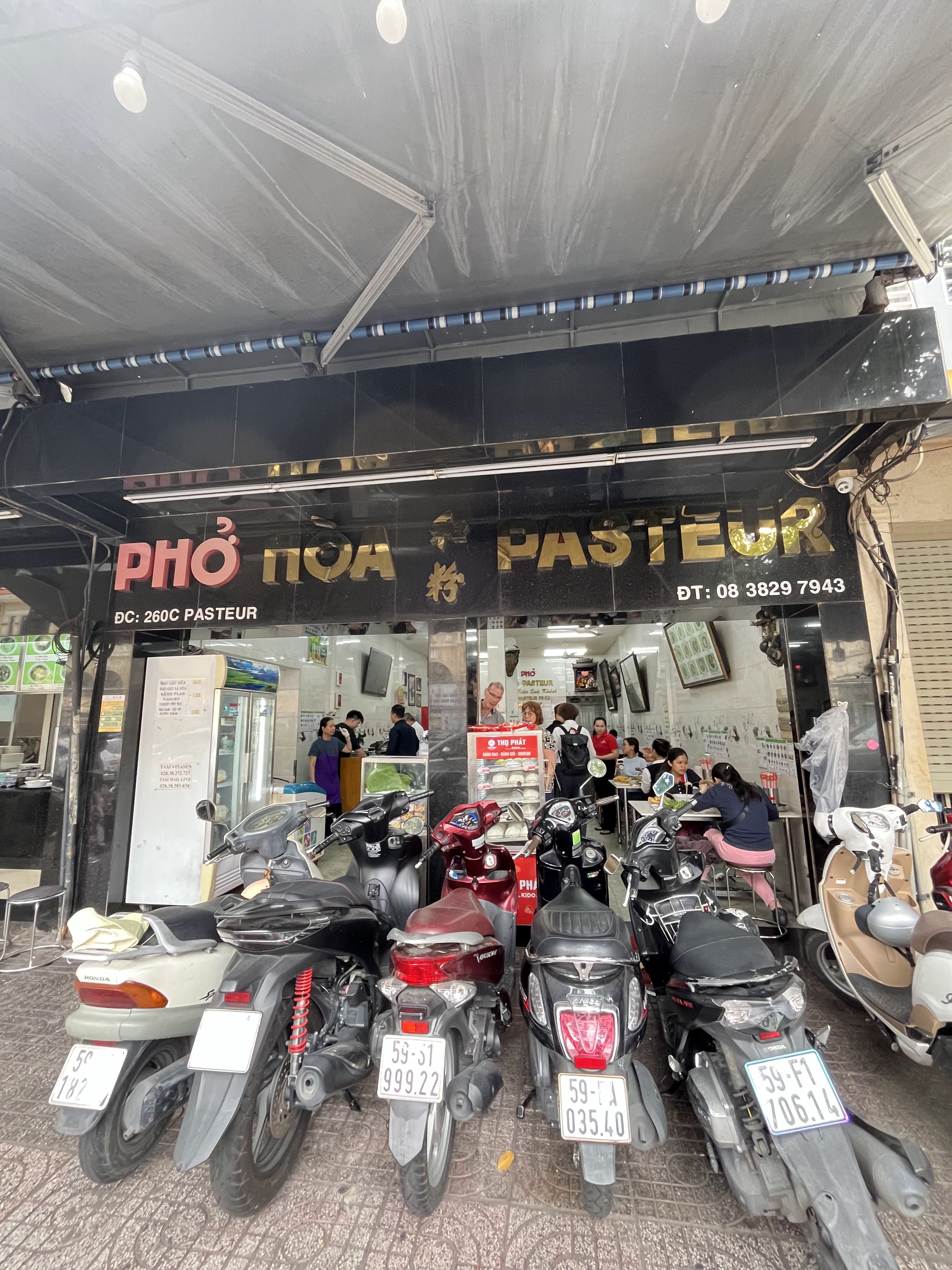 The Pho Hoa Pasteur storefront by day