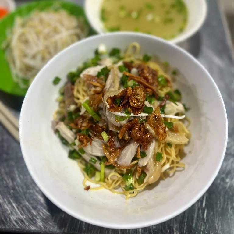 Tô miến gà tại Phở Miến Gà Kỳ Đồng