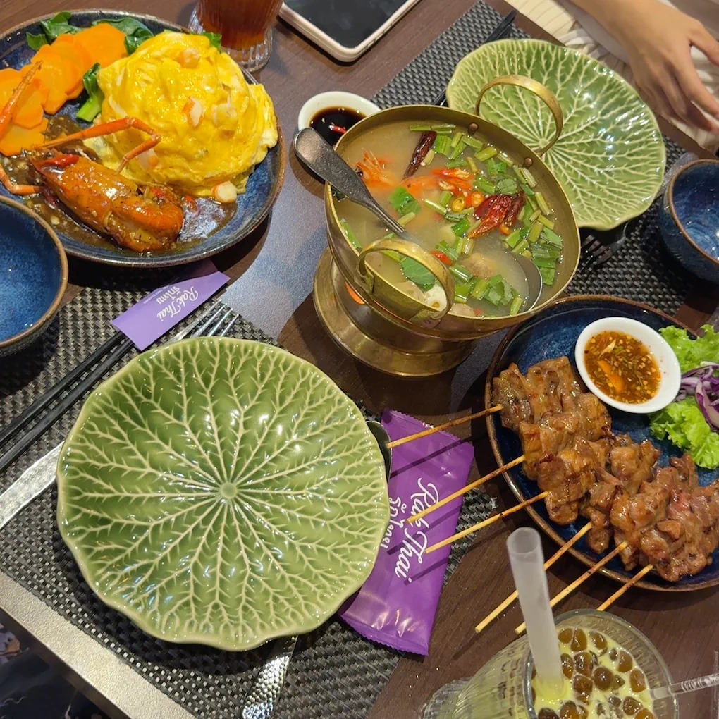 A table spread at RAK Thai