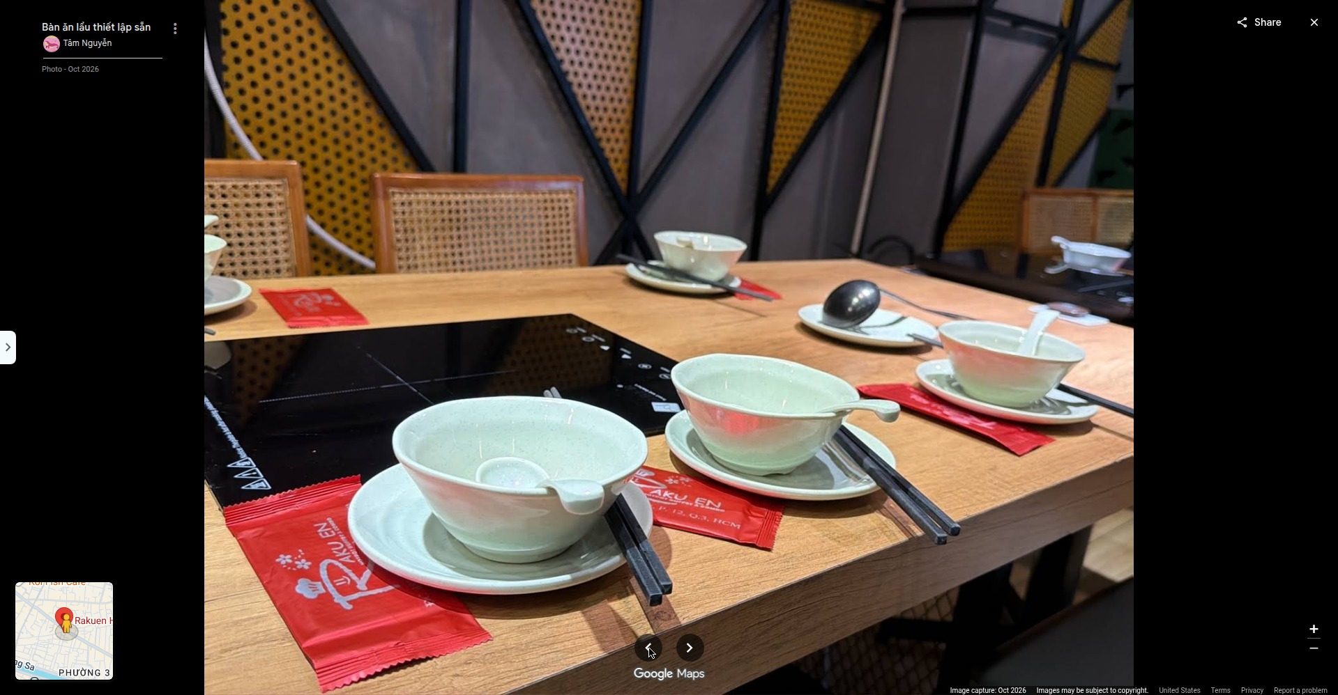 Không khí bữa lẩu tại Rakuen Hotpot
