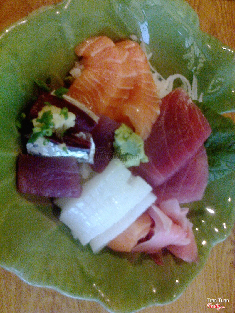Mixed sashimi rice bowl at Robata AN