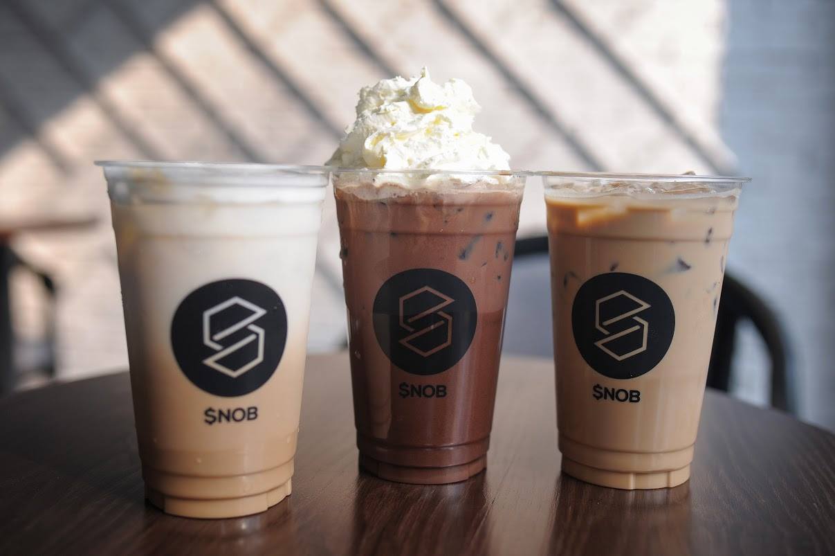 Three Snob Coffee S-logo cups