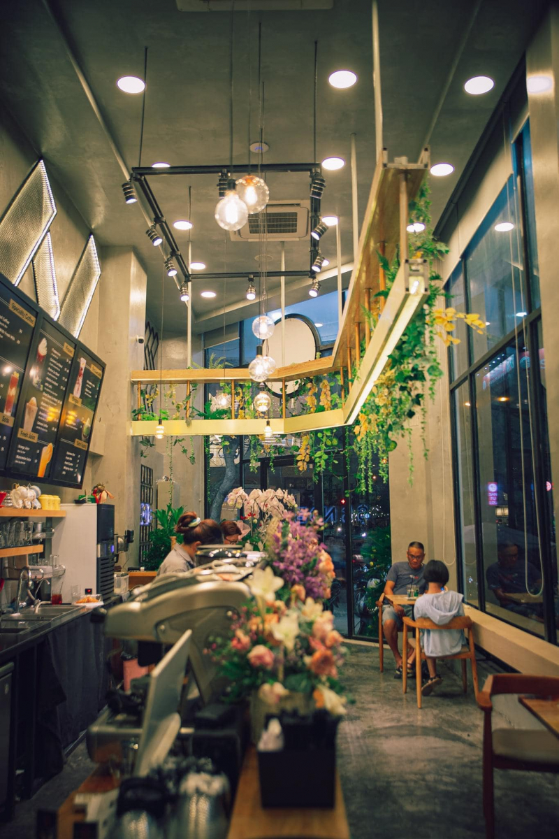 Snob Coffee 초록 유리 벽