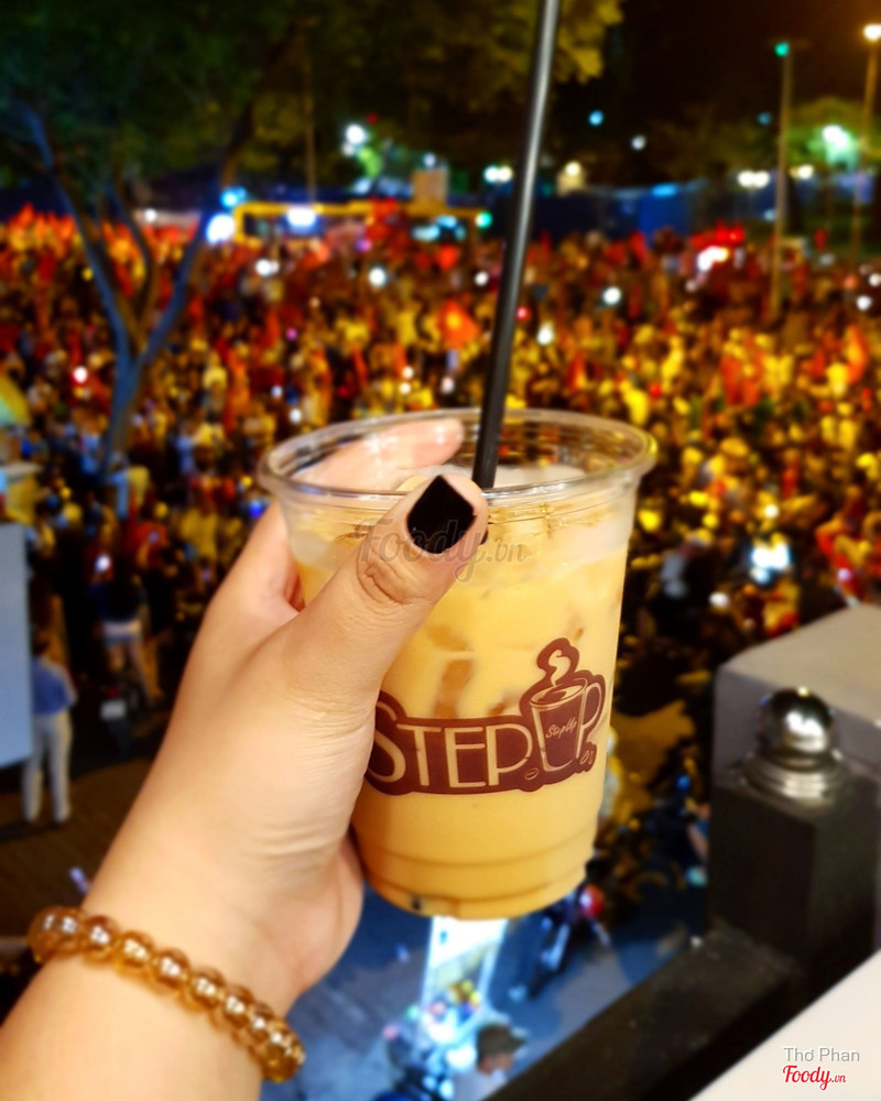 Ly STEPUP giữa phố đêm