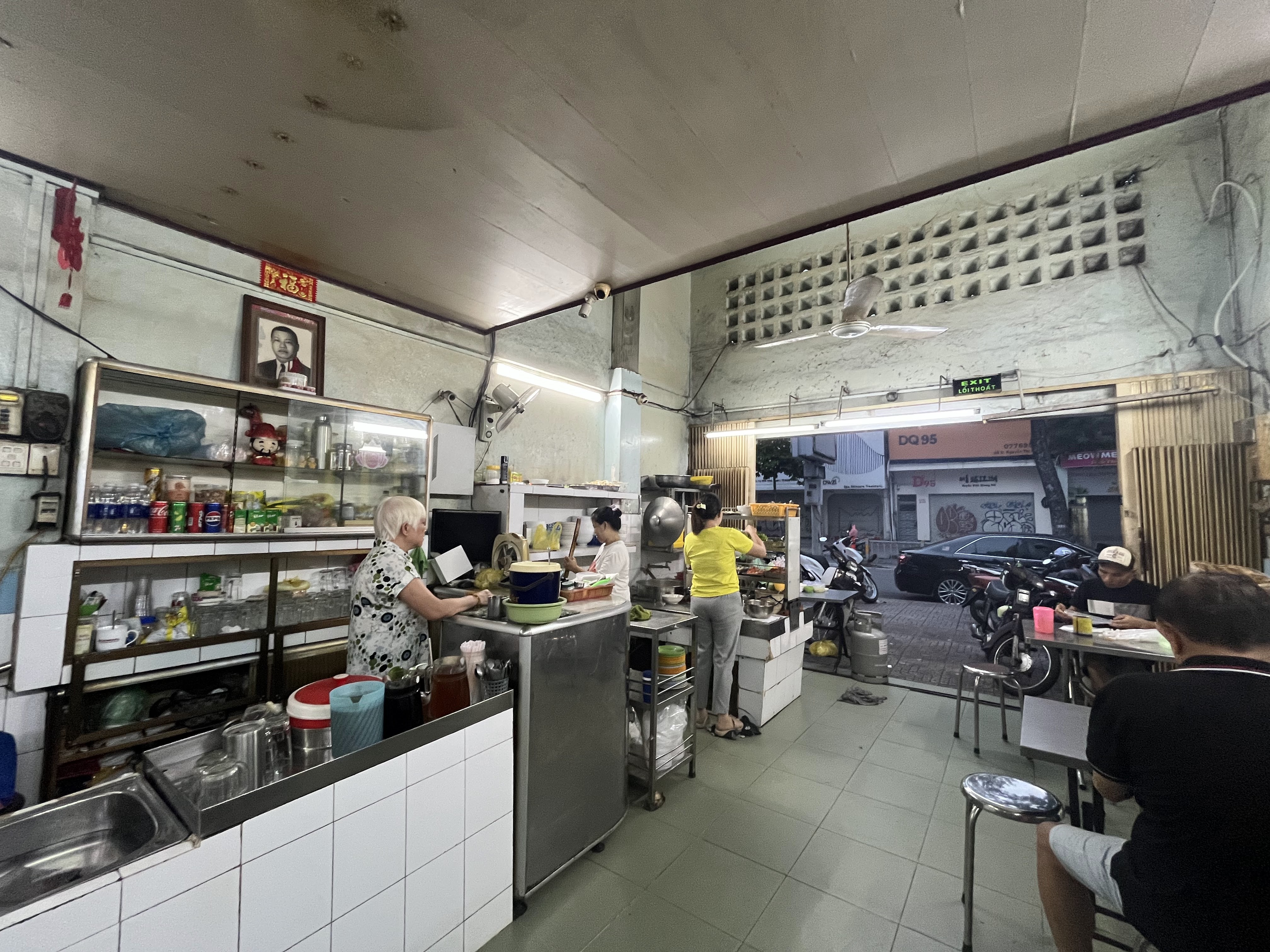 Tan Sanh Hoat, 322 Nguyen Thi Minh Khai