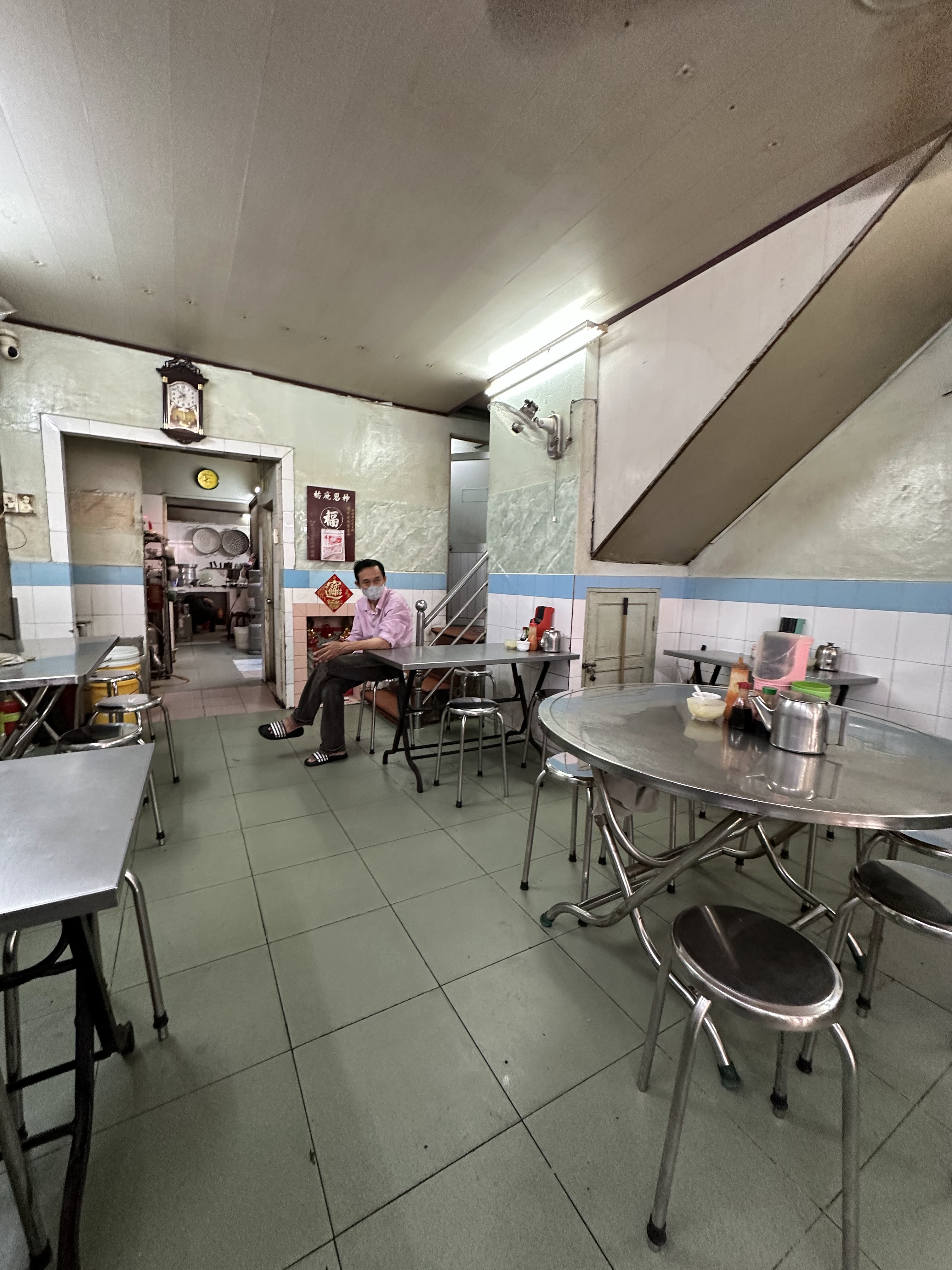 Tan Sanh Hoat, 322 Nguyen Thi Minh Khai