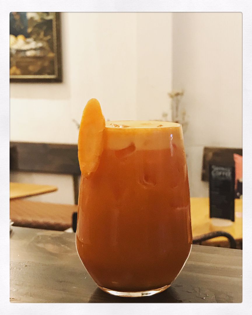 Peach tea at Thuận Cà Phê